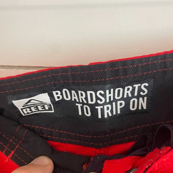Reef Men’s 19" Outseam Boardshort – Red | Size 32 - Picture 4 of 4